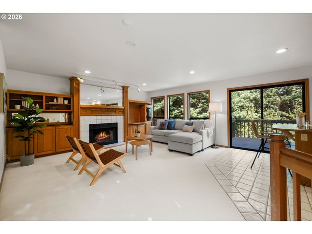 7406 Sw BAYBERRY Dr, Beaverton, OR 97007