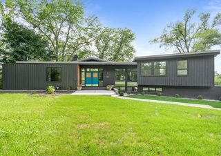 240 Oxford Road, North Barrington, IL 60010
