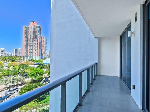 3300 NE 188th Street 511, Aventura, FL 33180