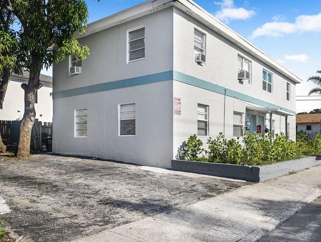 1913 Division Avenue, West Palm Beach, FL 33407