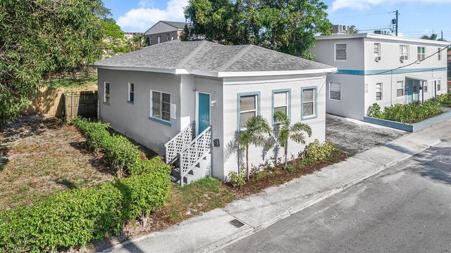 1913 Division Avenue, West Palm Beach, FL 33407