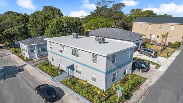1913 Division Avenue, West Palm Beach, FL 33407