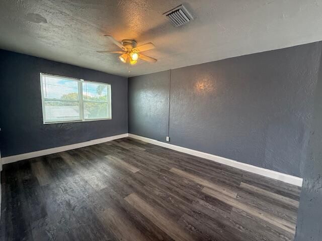 1913 Division Avenue, West Palm Beach, FL 33407