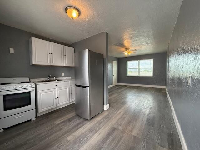 1913 Division Avenue, West Palm Beach, FL 33407