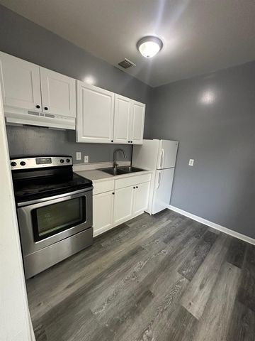 1913 Division Avenue, West Palm Beach, FL 33407
