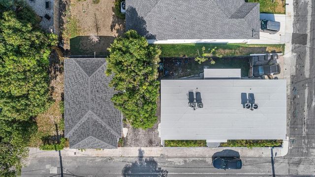 1913 Division Avenue, West Palm Beach, FL 33407