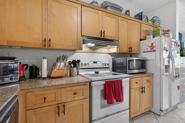 802 NW 79th Ter, Plantation, FL 33324