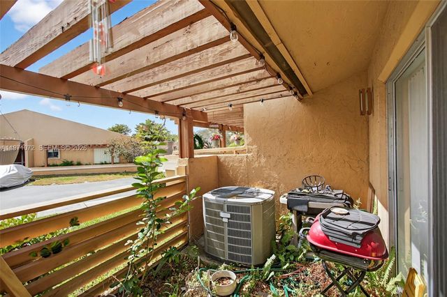 802 NW 79th Ter, Plantation, FL 33324