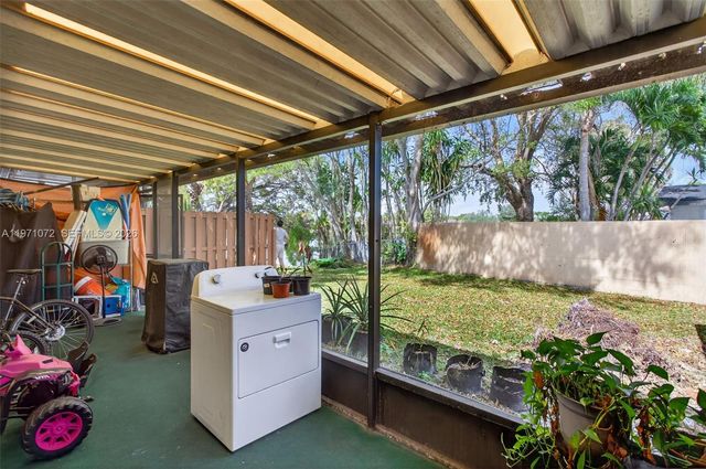 802 NW 79th Ter, Plantation, FL 33324