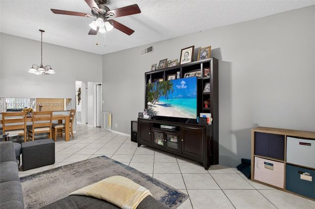 802 NW 79th Ter, Plantation, FL 33324