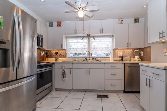 7880 54TH AVENUE N 106, St Petersburg, FL 33709