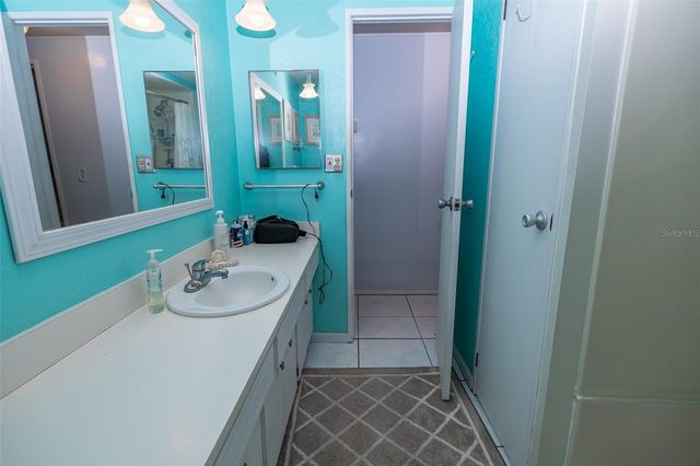 7880 54TH AVENUE N 106, St Petersburg, FL 33709