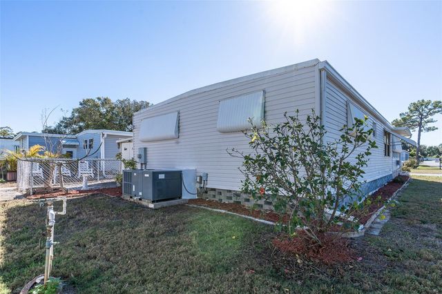 7880 54TH AVENUE N 106, St Petersburg, FL 33709