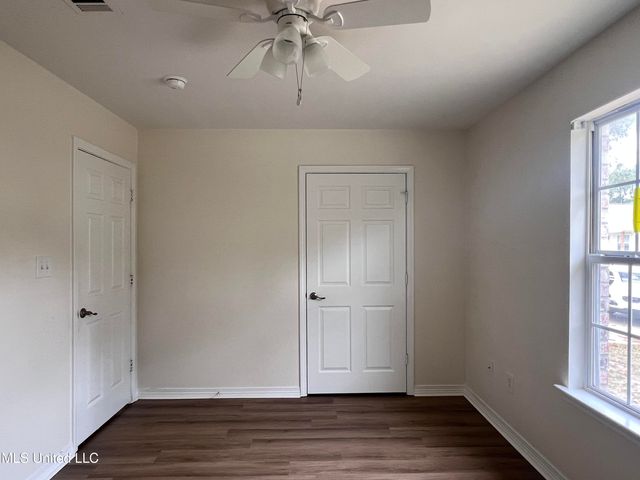 1620 Porpoise Street, Ocean Springs, MS 39564