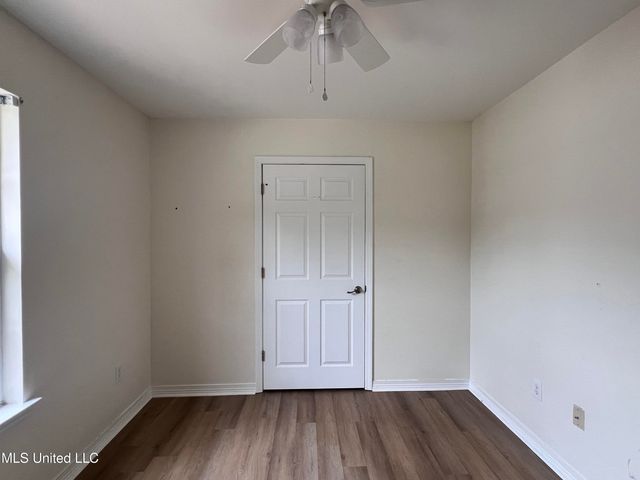 1620 Porpoise Street, Ocean Springs, MS 39564