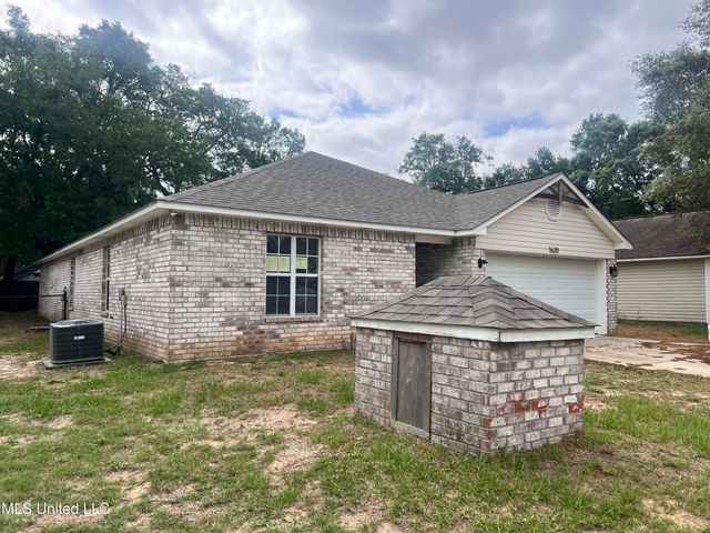 1620 Porpoise Street, Ocean Springs, MS 39564