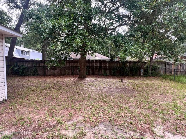 1620 Porpoise Street, Ocean Springs, MS 39564
