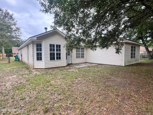 1620 Porpoise Street, Ocean Springs, MS 39564