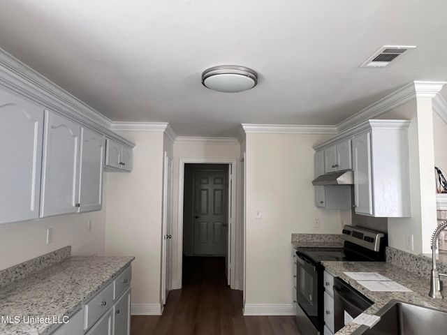 1620 Porpoise Street, Ocean Springs, MS 39564