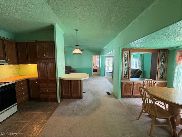 28 Wilpark Drive, Akron, OH 44312