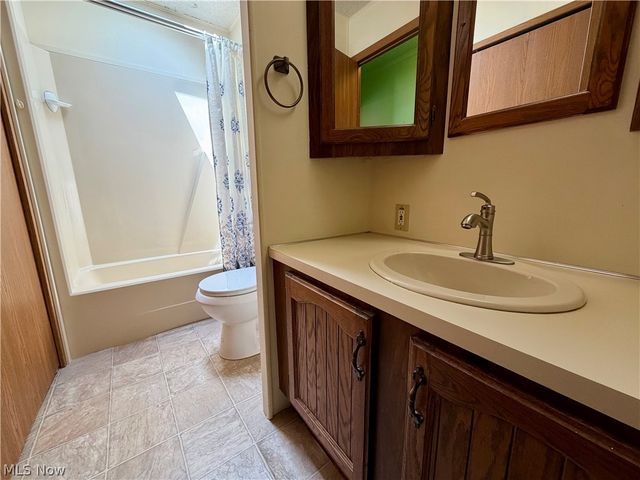 28 Wilpark Drive, Akron, OH 44312
