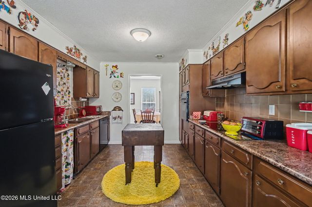 5600 Rolling Hills Drive, Olive Branch, MS 38654