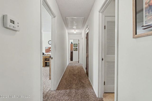 5600 Rolling Hills Drive, Olive Branch, MS 38654