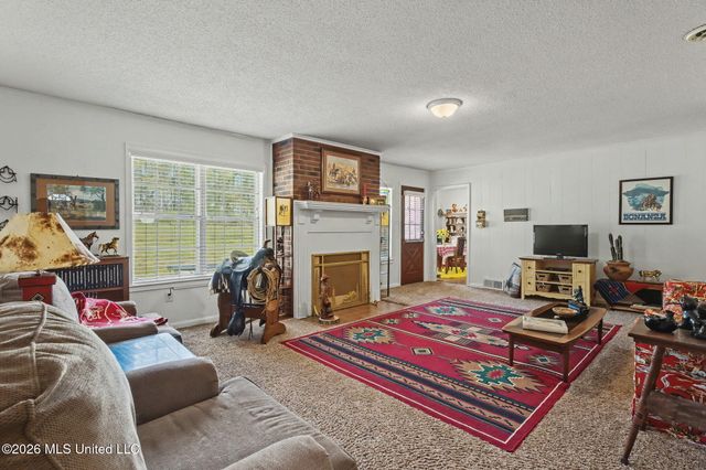 5600 Rolling Hills Drive, Olive Branch, MS 38654