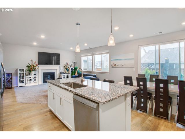 6421 Se 22ND St, Gresham, OR 97080