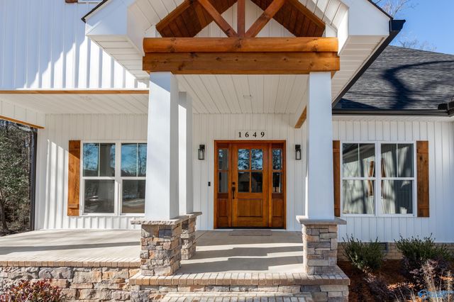 1649 Church Circle, Gadsden, AL 35901