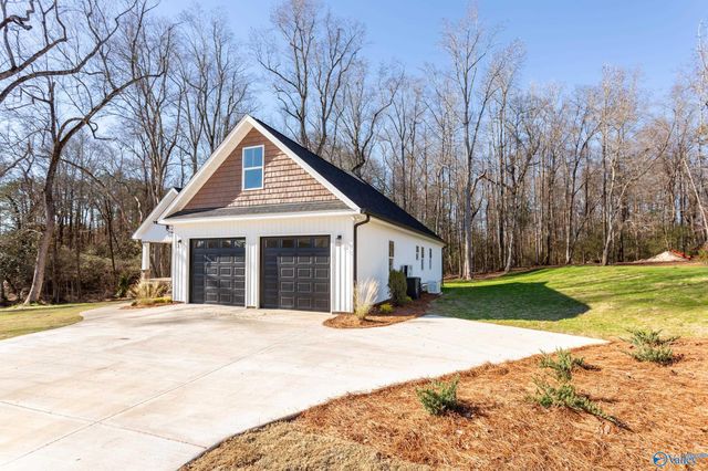 1649 Church Circle, Gadsden, AL 35901