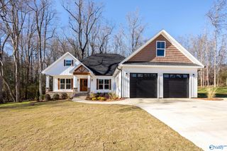 1649 Church Circle, Gadsden, AL 35901