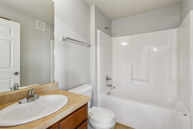 1825 SW White Birch Circle 16, Ankeny, IA 50023