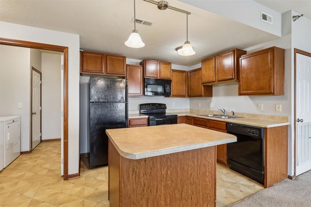 1825 SW White Birch Circle 16, Ankeny, IA 50023