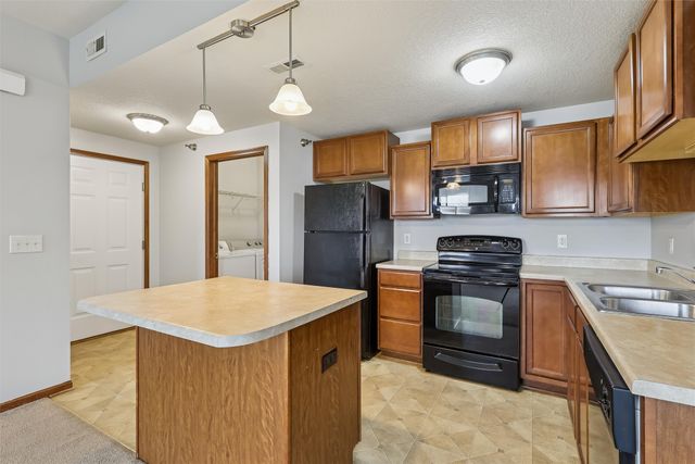 1825 SW White Birch Circle 16, Ankeny, IA 50023