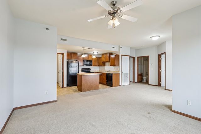 1825 SW White Birch Circle 16, Ankeny, IA 50023