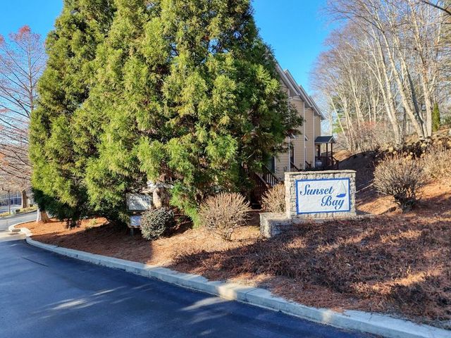 1401 Lakeside Rd., Hiawassee, GA 30546