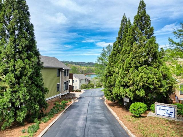1401 Lakeside Rd., Hiawassee, GA 30546