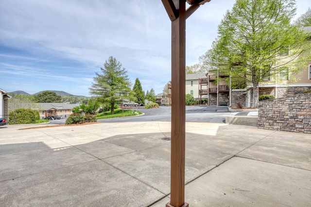 1401 Lakeside Rd., Hiawassee, GA 30546