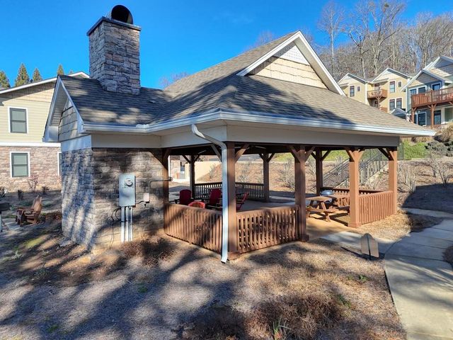 1401 Lakeside Rd., Hiawassee, GA 30546