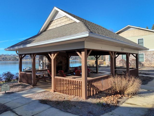 1401 Lakeside Rd., Hiawassee, GA 30546