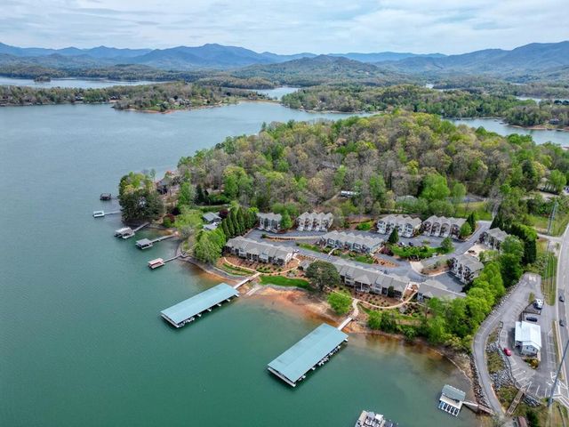 1401 Lakeside Rd., Hiawassee, GA 30546