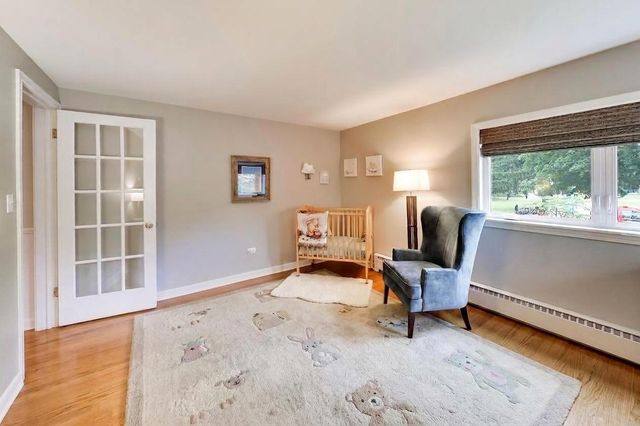 1311 E Woodford Place, Arlington Heights, IL 60004