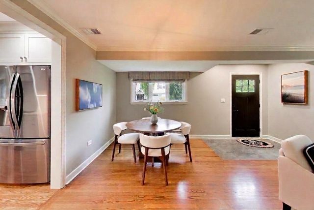 1311 E Woodford Place, Arlington Heights, IL 60004
