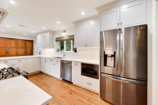 1311 E Woodford Place, Arlington Heights, IL 60004