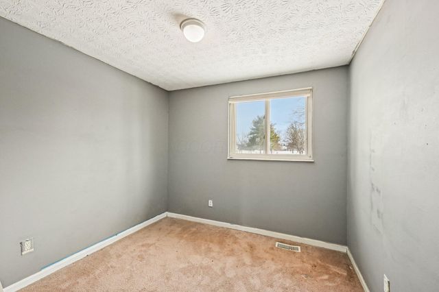 6726 Deepwood Court, Reynoldsburg, OH 43068