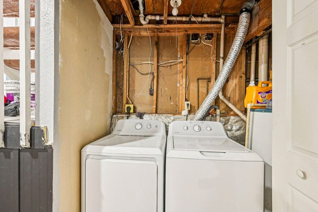 6726 Deepwood Court, Reynoldsburg, OH 43068