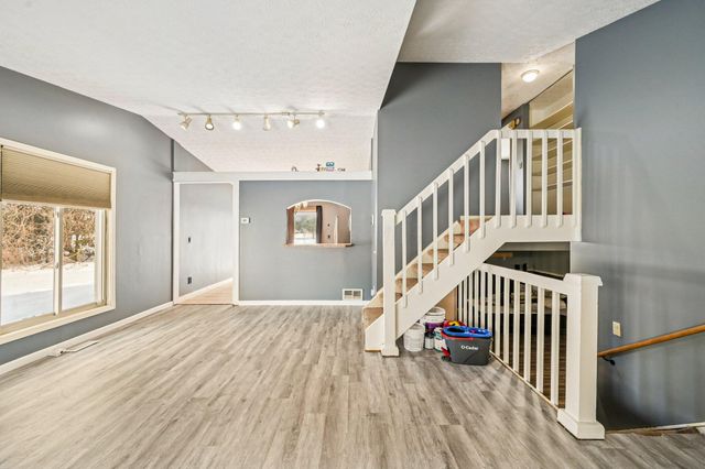 6726 Deepwood Court, Reynoldsburg, OH 43068