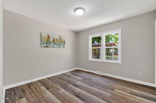 210 E Crestview Drive, Smithfield, NC 27577