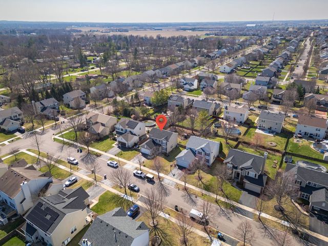 2547 Prairie Crossing Drive, Montgomery, IL 60538